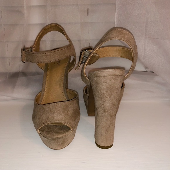 Nude heels - Picture 3 of 3